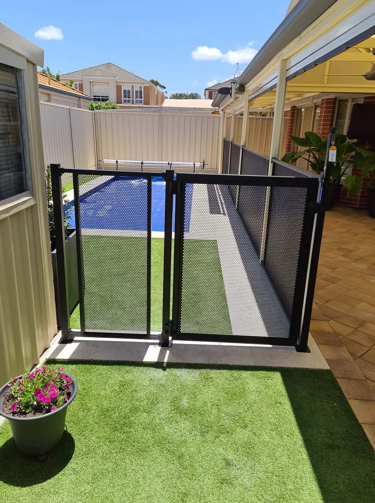 Pete Mellors&rsquo;s PoolPerf pool fence, photographed by Pete and posted on Facebook