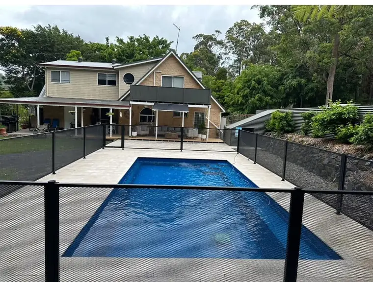 Julianne Ruge&rsquo;s PoolPerf pool fence, photographed by Julianne and posted on Facebook