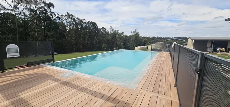 Katrina Agnew&rsquo;s PoolPerf pool fence, photographed by Katrina and posted on Facebook