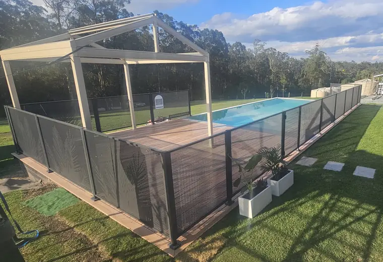 Katrina Agnew&rsquo;s PoolPerf pool fence, photographed by Katrina and posted on Facebook