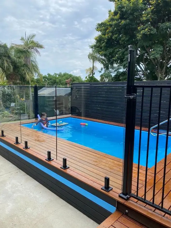 Michael Jeffries&rsquo;s PoolPerf fence, the photo they posted with their Google review