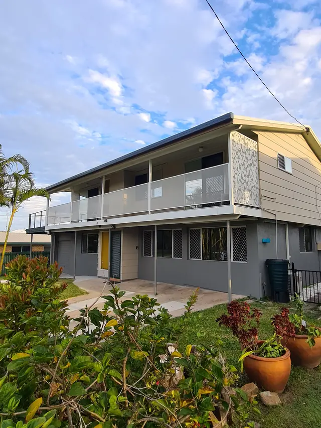 White Pure Perf balustrading along the upper verandah of a two-storey home